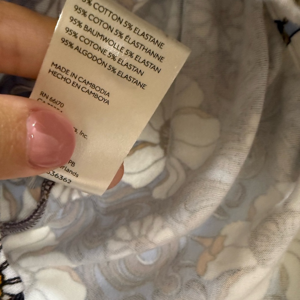 Maeve by Anthropologie floral blouse with ruched front and button-up. Size: XS - Picture 6 of 6